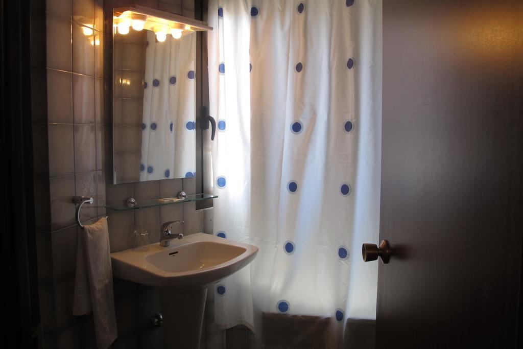 Hostal Casa Pepe Tauste Bilik gambar