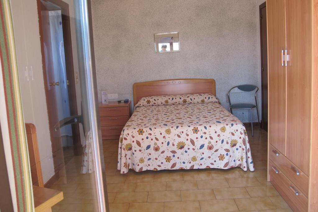 Hostal Casa Pepe Tauste Bilik gambar